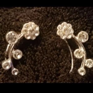 Flower earrings climbers